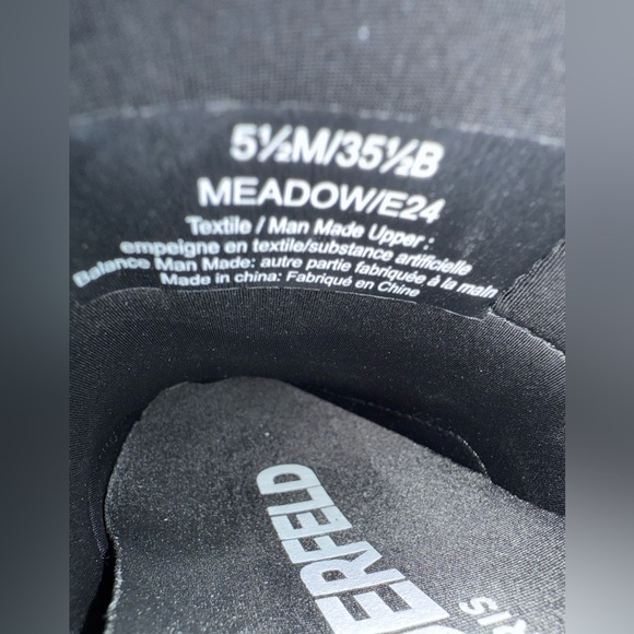 NWT KARL LAGERFELD PARIS
Women's Meadow Graphic Slip-On Sneakers SIZE 5.5 - Picture 9 of 15